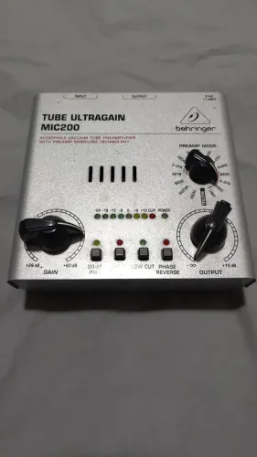 Preamp Valvulado Behringer Tube Ultragain Mic200