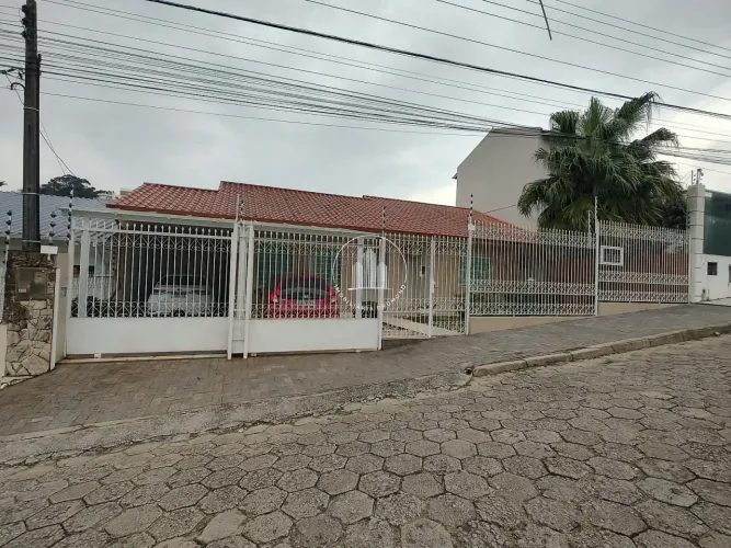 Casa 4 Quartos com 1 Suíte - Coqueiros - BRN