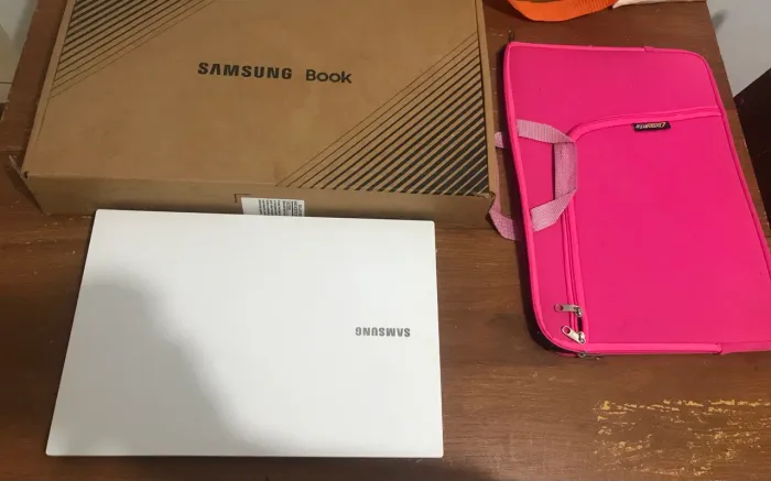 Notebook Samsung Book E20