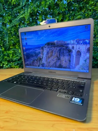 Samsung 530U Intel core i7 - 3517U 1.90 GHz - 3 geração 12GB DDR3 480 GB SSD