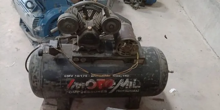 Compressor de ar Motomil motor 2 cilindros 175 litros