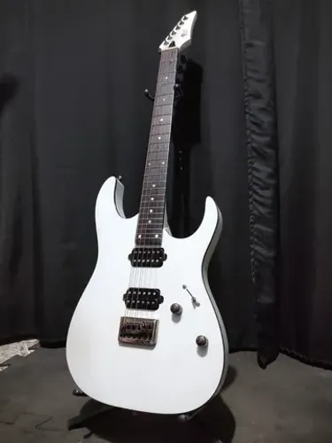GUITARRA SUPERSTRATO NYKOLLY CUSTOM PRA IR EMBORA