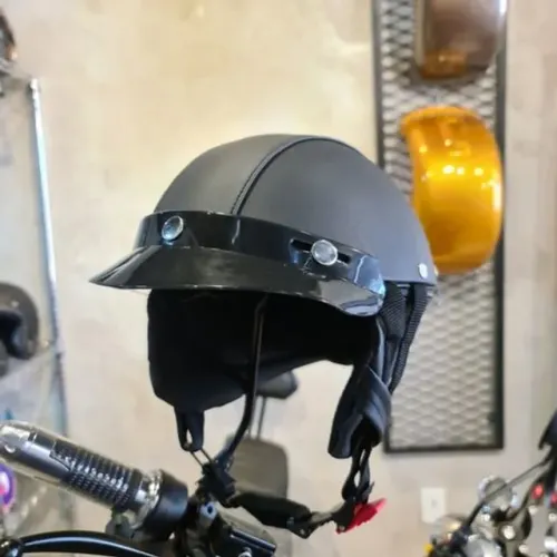 Capacete coquinho couro novo na caixa