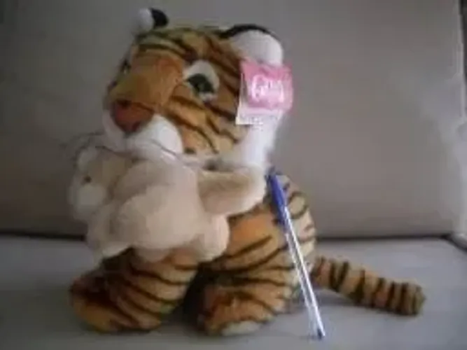 Pelúcia tigre mãe filhote