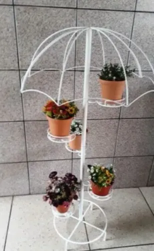 Suporte para plantas na forma de guarda chuva