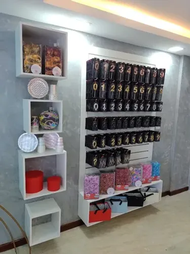 Painel canaletado de parede com moldura
