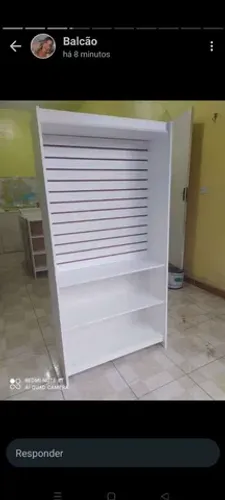 ESTANTE CANALETADA COM PRATELEIRA INFERIOR MDF