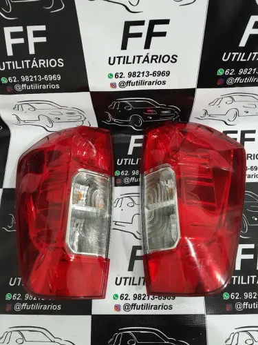 Lanterna traseira Nissan Frontier (2023)