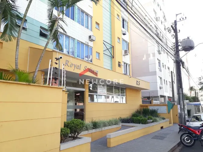 Apartamento em Rua Professor Carlos Weiss - Zona 07 - Maringá/PR