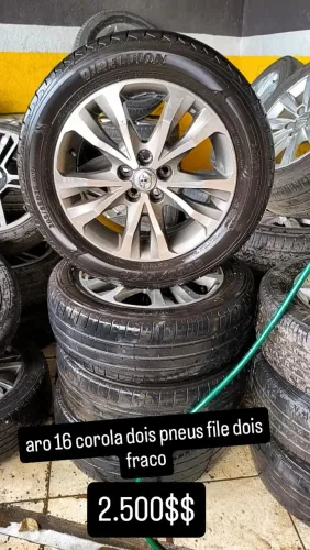 aro 16 Corolla dois pneus bons dois fraco Goodyear