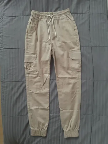 Calça sarja tam P (grandinho)<br><br>60,00