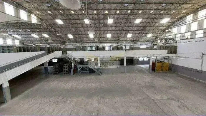 Galpão Logístico/Industrial de Esquina para Comprar, 2.699m² - Bairro Cooperativa, São Ber