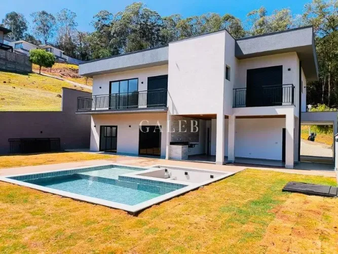 Casa em Condomínio de Luxo em Atibaia-SP 3 Quartos, 3 Suítes, 2 Salas Condomínio Quintas d