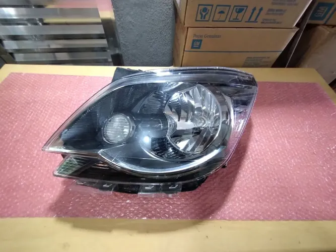 Farol esquerdo cromomix Cobalt 2012/2016 original novo detalhe restaurado CD 349