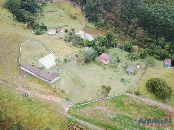 Sitio em São José dos Campos, no bairro Santo Agostinho de Cima , à venda.