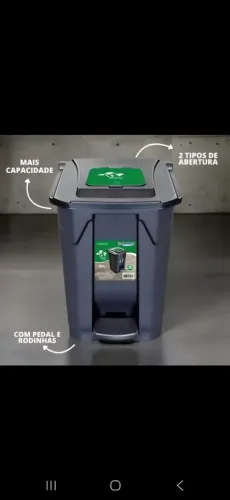 Lixeira nova na embalagem.