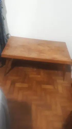 Mesinha de centro antiga.
