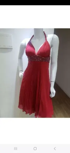 Vestido vermelho de festa frente unica com pedraria , com echarpe nm 40, usado 1x