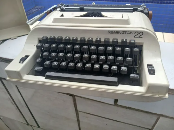 Máquina de escrever remigton 22