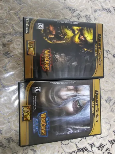 Warcraft III Reign of Chaos e Frozen Throne