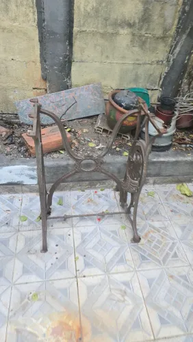 Máquina de costura para decoração