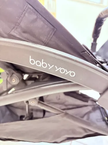 Carrinho de Bebê Ultracompacto Baby Yoyo - Cor Preto/Cinza (Aceito no Avião)