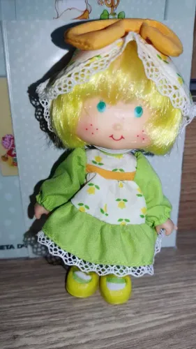 Boneca vintage Mentazinha Strawberry Shortcake