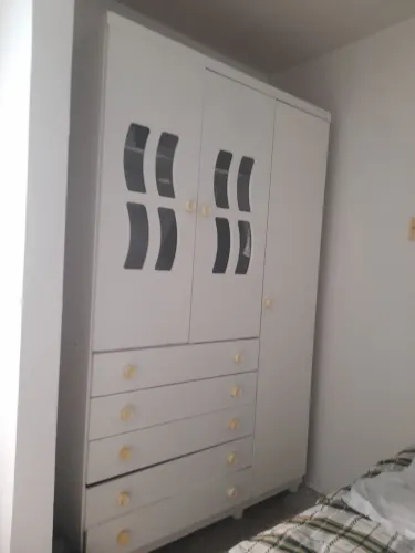 Vendo este guarda-roupa de criança