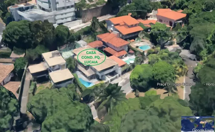 Locação  Casa de Alto Padrão | 04 Suítes | 04 Salas | 550 m² | Condomínio Fechado | Horto 