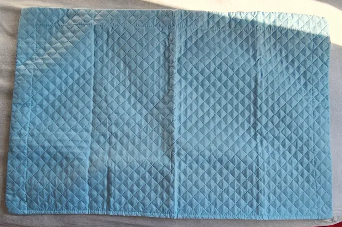 Porta travesseiro Azul Claro Matelassê