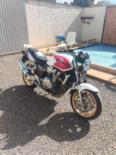 Cb1300 