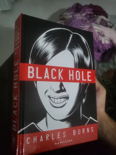 Black Hole Darkside