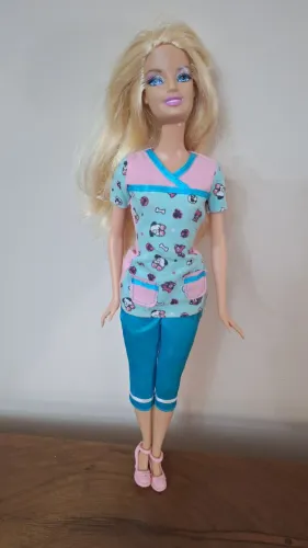 Boneca Barbie Veterinária
