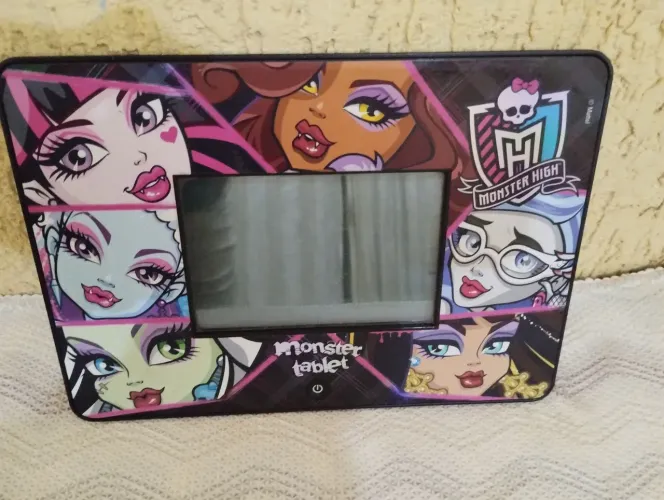 Brinquedo Monster Tablet.