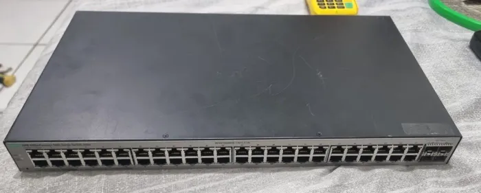 Switch Gerenciável 48 Portas 10/100/1000 E 4 Sfp 1820-48g J9981a Hp