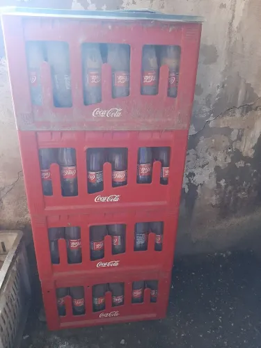Caixas de cerveja 600ml e de coca cola 290ml