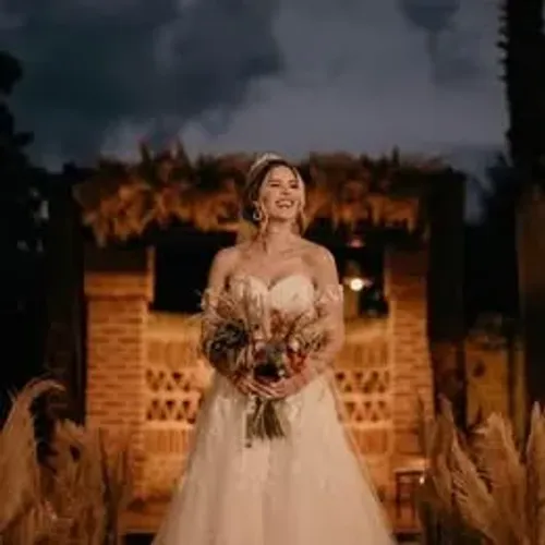 Vestido de Noiva Casa Amarela (Grife) - Impecável com Documentação