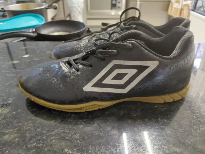 Chuteira Umbro Adamant Futsal 38