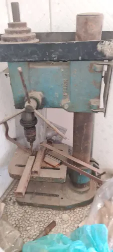 Furadeira de bancada industrial