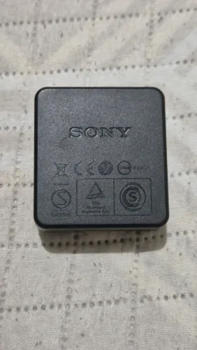 Carregador Sony AC-UB10C