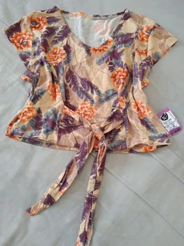 Blusa Feminina Estampada com Amarração
