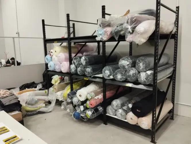 Prateleira para tecidos