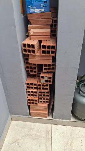 Tijolo baiano e placa de cimento