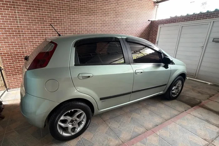 Fiat Punto Attractive 1.4 Fire Flex 8V 5P 2011