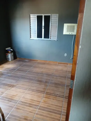 CASA COM 3 QUARTOS E VARANDA EM VOLTA REDONDA