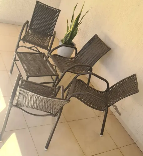 Cadeiras de fibra para sua área de lazer