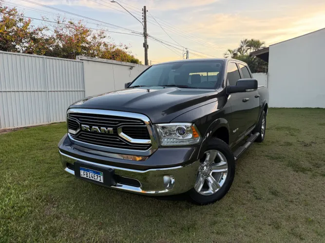 Ram Classic Laramie 5.7 V8 16V Gasolina 4X4 Aut. 2023