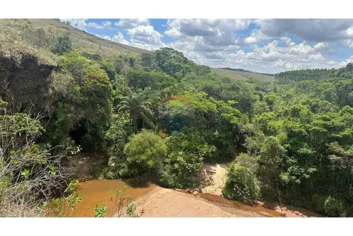 À venda: um belíssimo sítio em Santa Rita de Ibitipoca