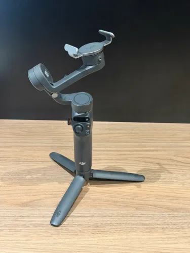 Estabilizador Dji Osmo Mobile 6 Triaxial Bluetooth Celular Cor Cinza Cor Cinza-escuro