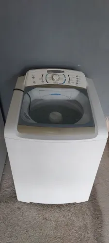 Máquina de lavar electrolux 15 kg funcionando normal 